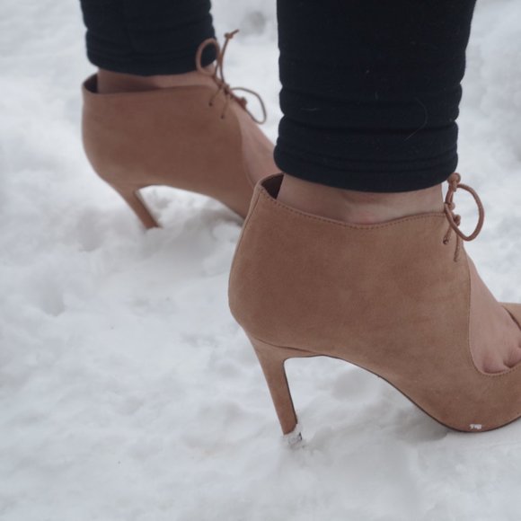 Vintage Aldo Sued Heels Tan Colour - Picture 2 of 5